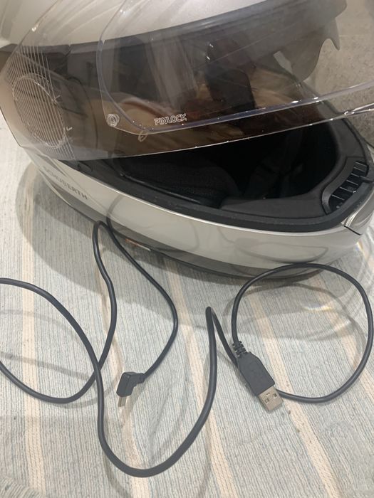 Capacete Schubert C4 Silver TS de em caixa original, estou a vender deixei de andar de mota