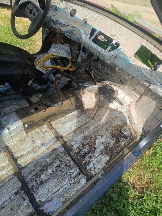 Продам21011 кузов с документами