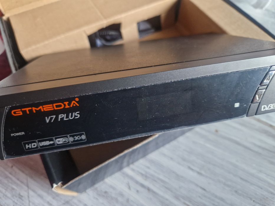 Box com comando Gtmedia