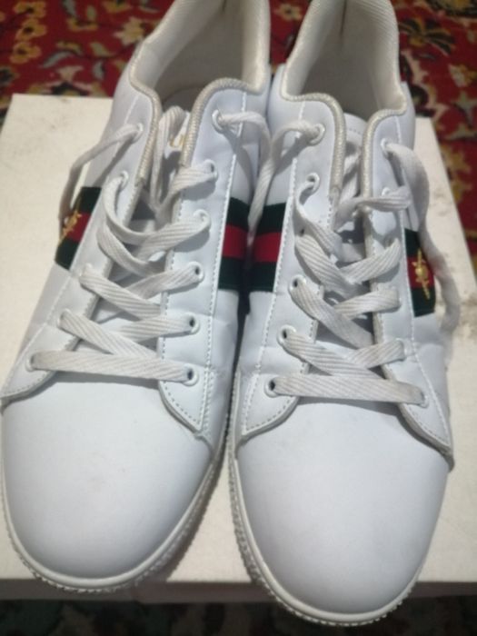 Чоловiчi кросiвки...