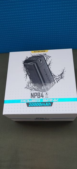 Повербанк HPB4 від Nitecore 20000 mAh, IP68. Повний захист від води.