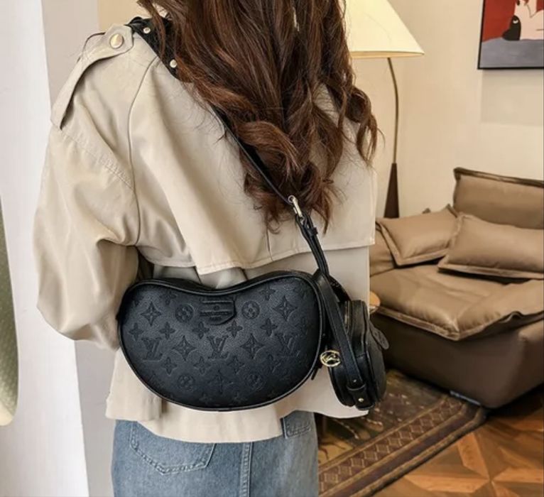 Продам сумку в форме сердца в стиле Louis Vuitton