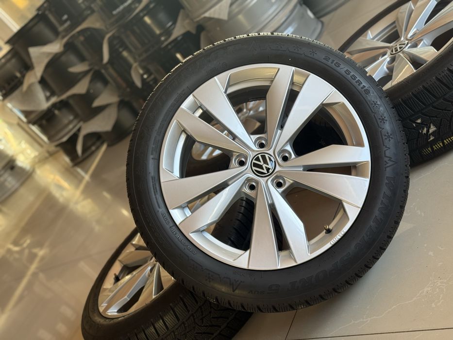 Диски оригінал VW ID3 r18/5/112 шини зимові 215/55/18 Dunlop