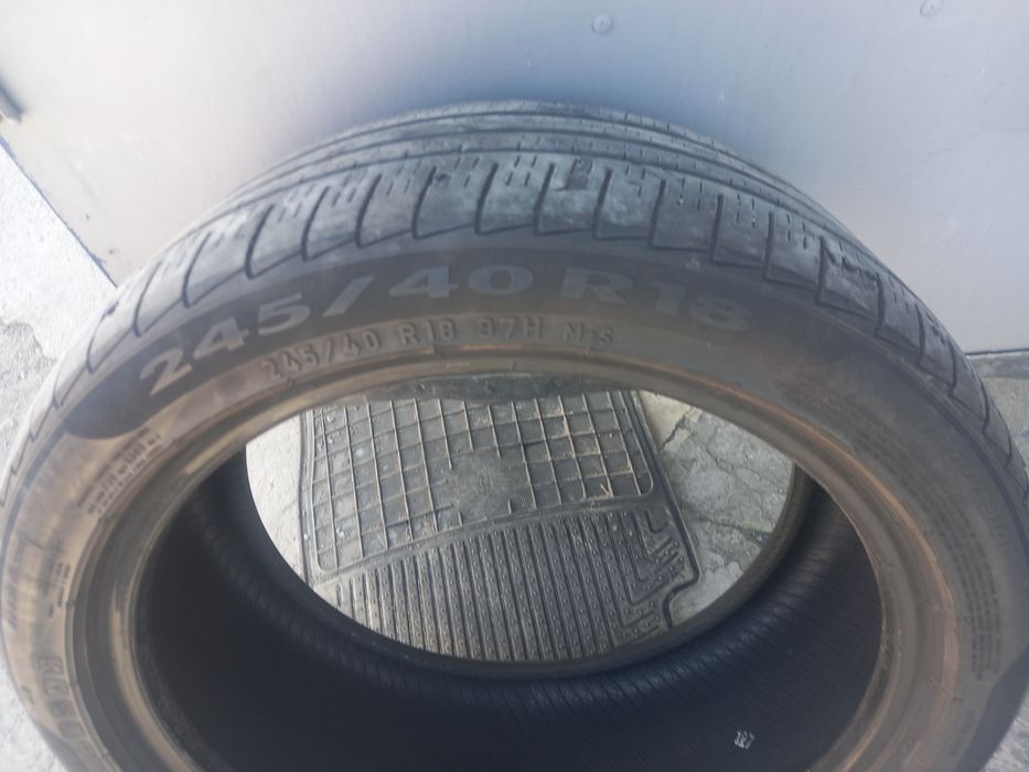 Продам б/у шины Pirelli 245/40R18