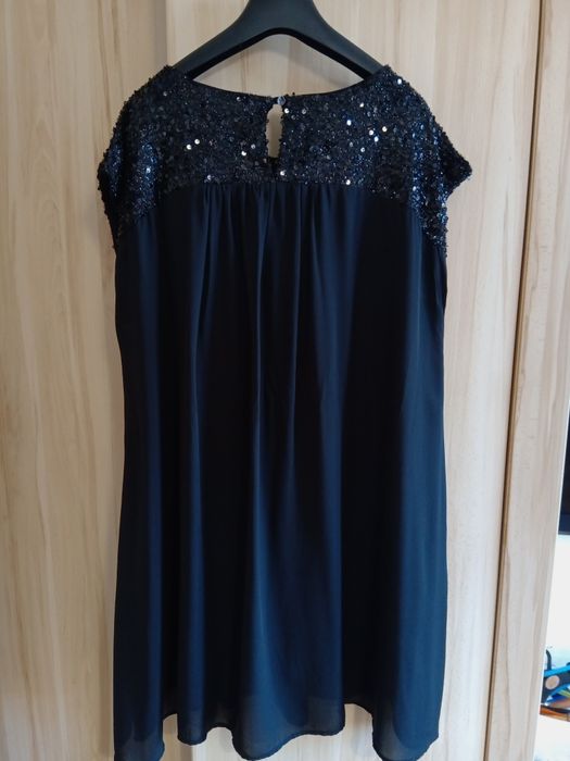 Elegancka sukienka Diverse Premium rozmiar L