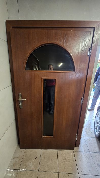 Drzwi zewnętrzne drewniane solidne