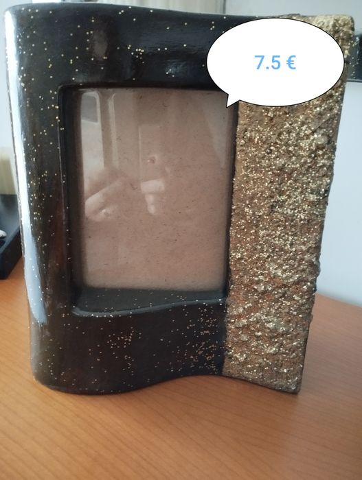 Quadro bordado e porta retratos