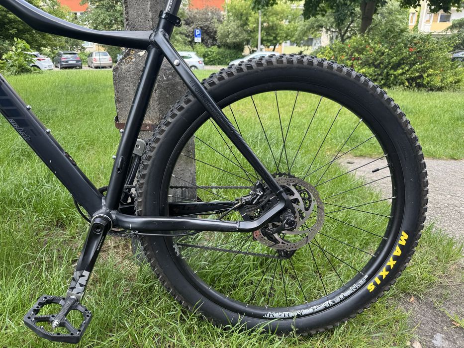 Author versus rama m,kolo 27,5