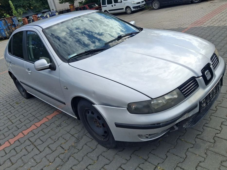 Seat Leon 1 I Toledo 2 II silnik 1.6 16v BCB azd aus atn 105 KM skrzynia biegów ERT sprzęgło wysprzęglik lakier kolor LS7N srebrne drzwi lewe prawe przód tył błotnik zderzak klapa lusterko maska LS7N maglownica przekładnia belka sanki alternator sprężarka
