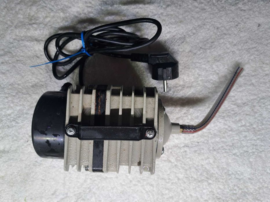 Pompa napowietrzacz AQUA NOVA N-ACO-60 do oczka akwarium 3600L/H 32W