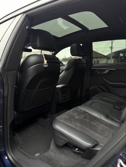 Audi Q8 S-LINE 2019 року