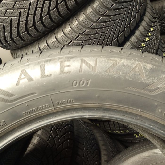 225/60R18 Bridgestone Alenza 001
