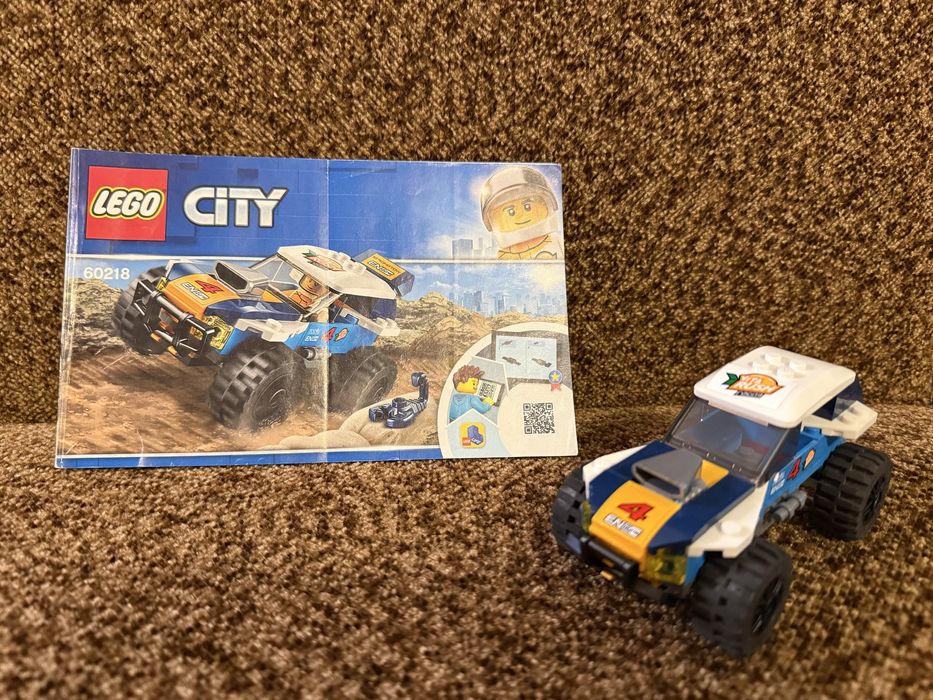 Lego City 60218, Pustynna wyscigowka