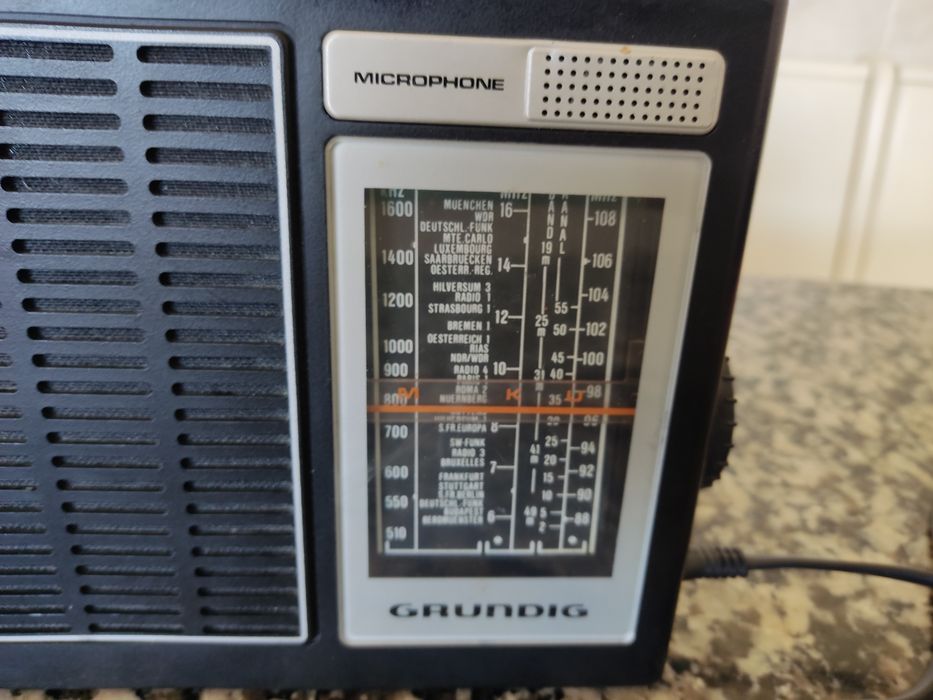 Rádio Grundig C 2800