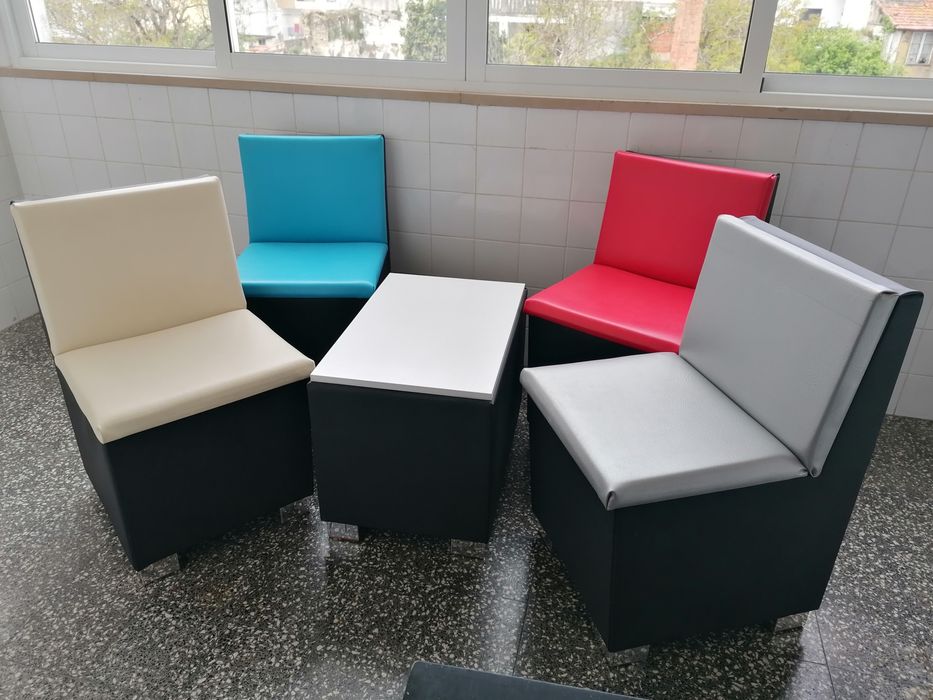 Conjunto cadeiras e mesa