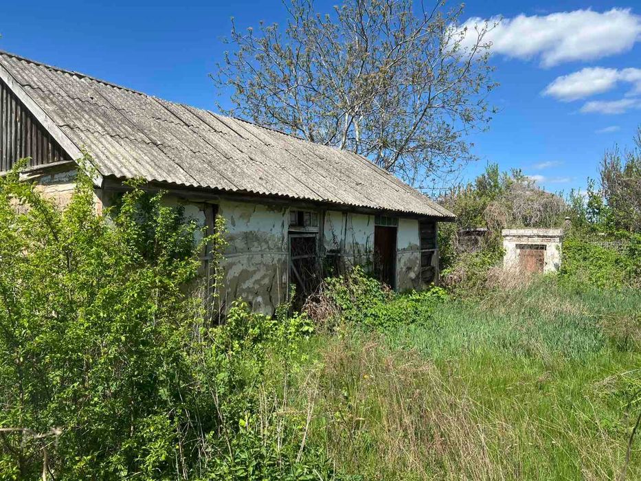 с.Карапиші, у продажі будинок на ділянці 46 соток с фасадом 200м.