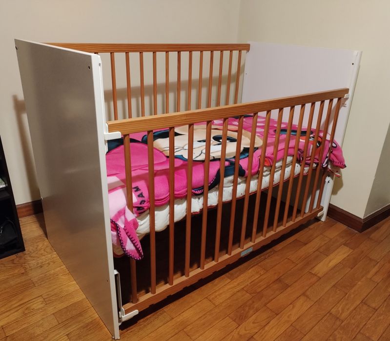 Cama berçário bébé  lacado branco com colchão novo