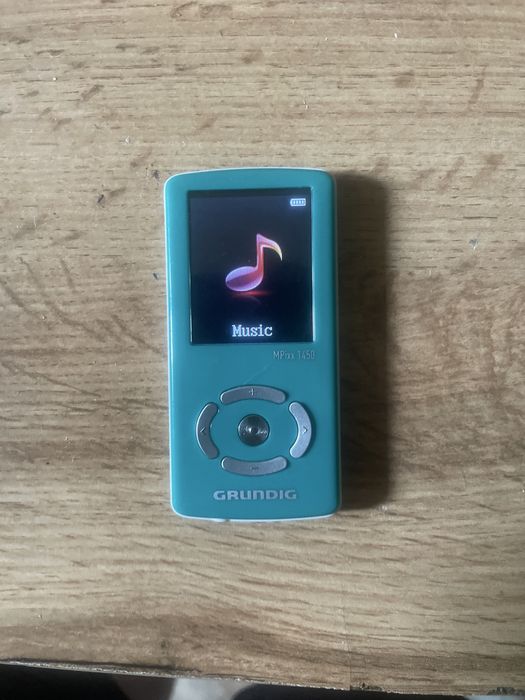 MP3-плеер Grundig Mpixx 1450 с объемом памяти 4 ГБ в бирюзовом цвете.