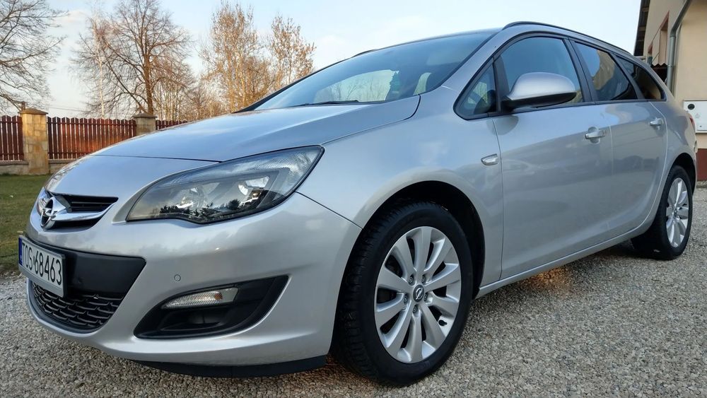 Opel Astra *210000km*Serwisowany na bieżąco*Niskie spalanie*Świeże opłaty