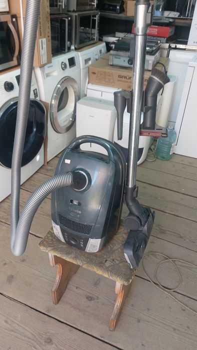 Порохотяг пилосос Miele S6240