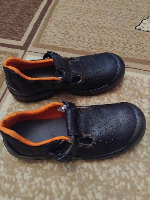 Продам спецобувь