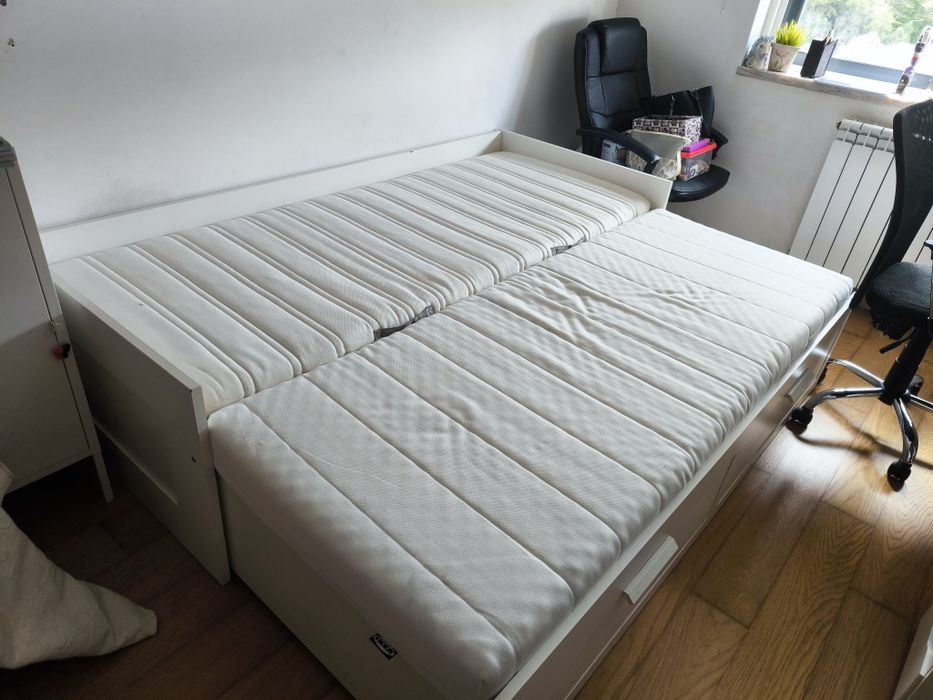 Cama e colchão IKEA