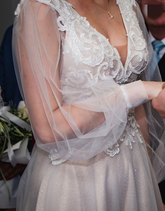 Suknia ślubna beżowa