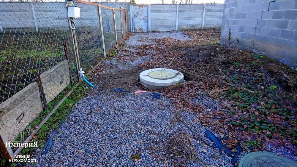 Участок с коммуникациями.Три километра от Песчаного массива.