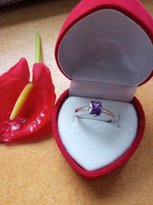 Anel em Prata com Tanzanita Certificada 7x5