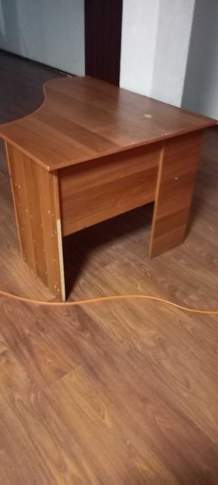 Стіл письмовий офісний