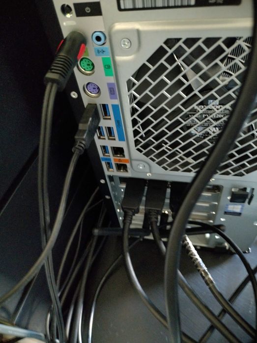 HP Z4 G4 - 64GB + 2.5TB + nVidia P4000 - workstation estimada e revista