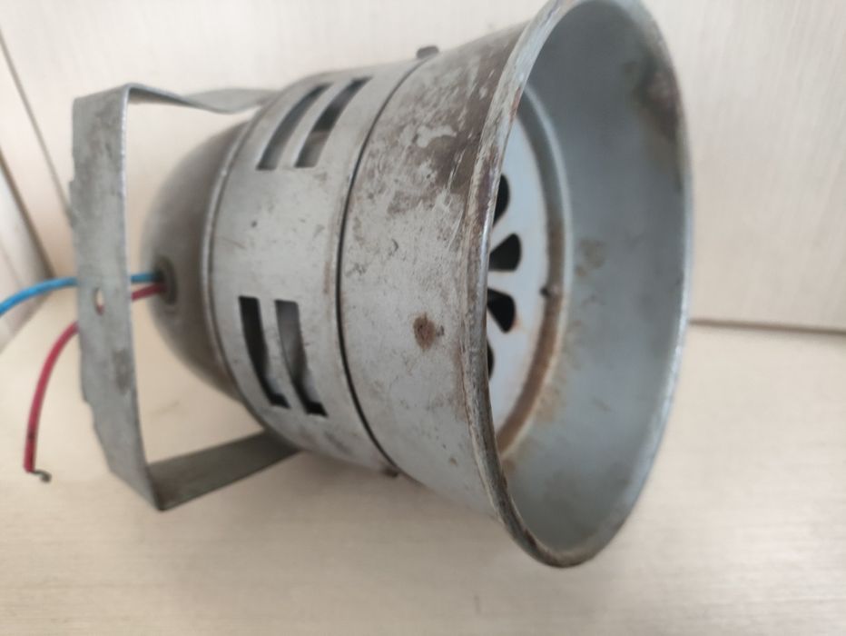 Ревун 12 в , металл