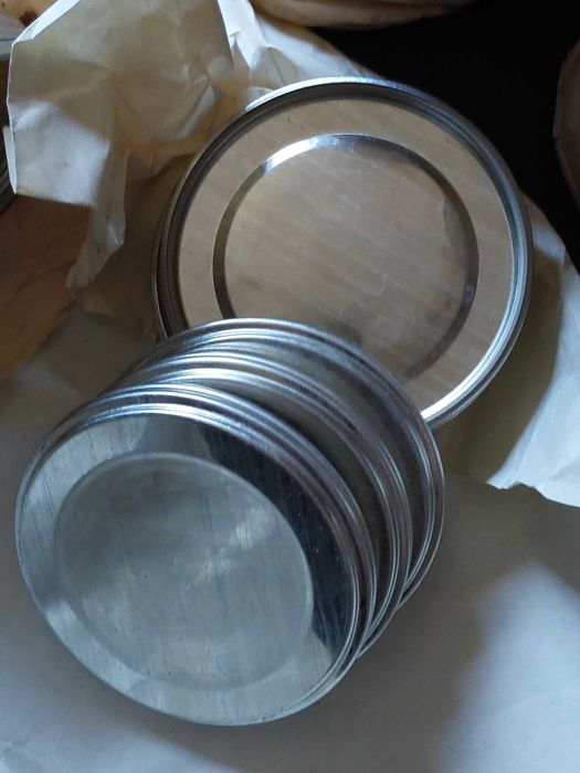 Металлические крышки для консервации толщина 0,22 белые и желтые НОВЫЕ