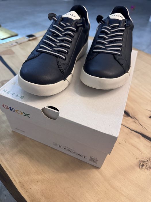 Продам Geox на хлопчика НОВІ 37 розмір