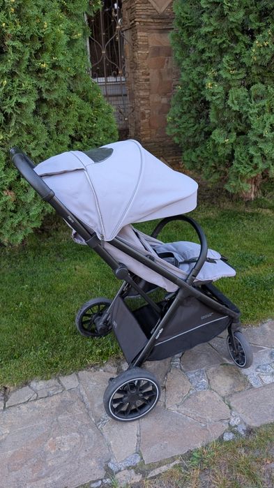 Прогулянкова коляска Carrello nero+ подарунок