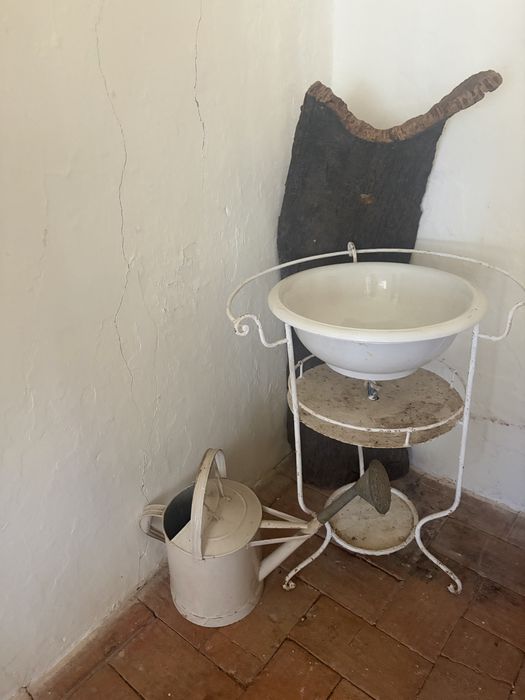 Lavatorio Antigo com Regador