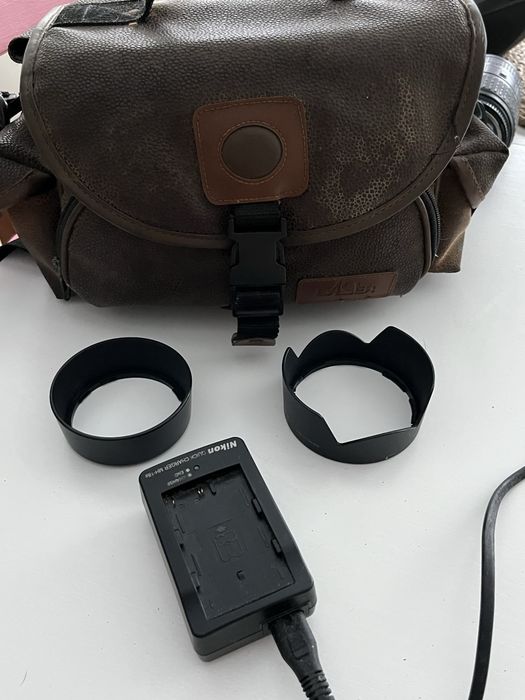 Maquina fotografica e objectiva Sigma, oferta de acessorios e mala