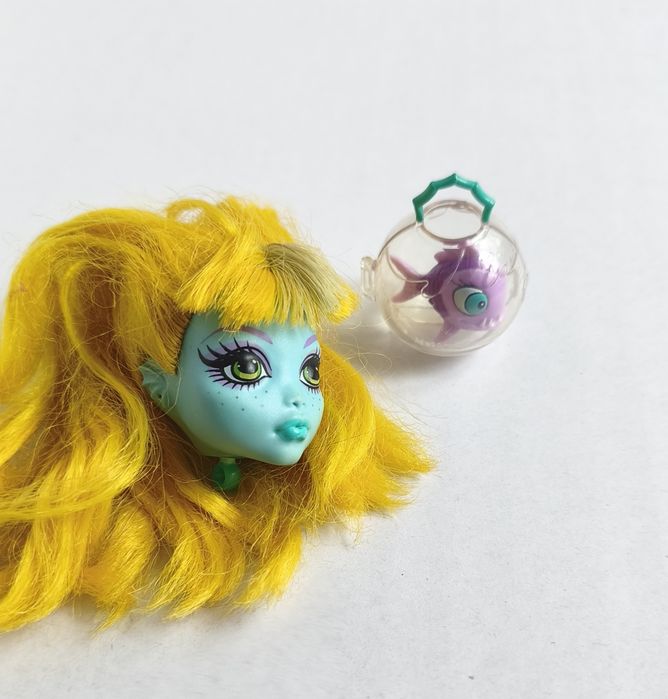 Оригінал Mattel Голова Monster High Lagoona Blue