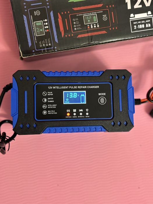Samochodowy PROSTOWNIK do akumulatora z FUNKCJĄ NAPRAWY 12V 24V