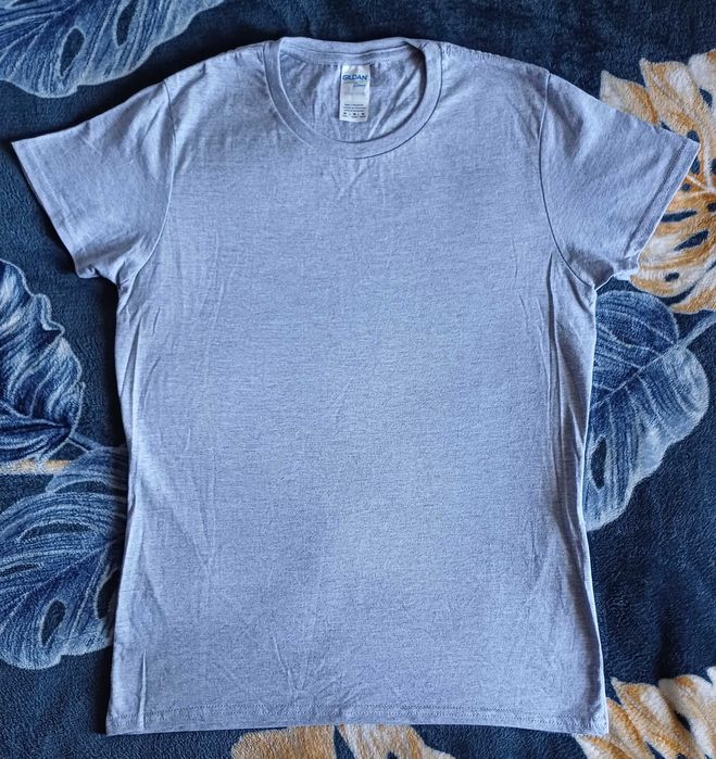 Базова сіра футболка Gildan Premium Cotton, розмір M
