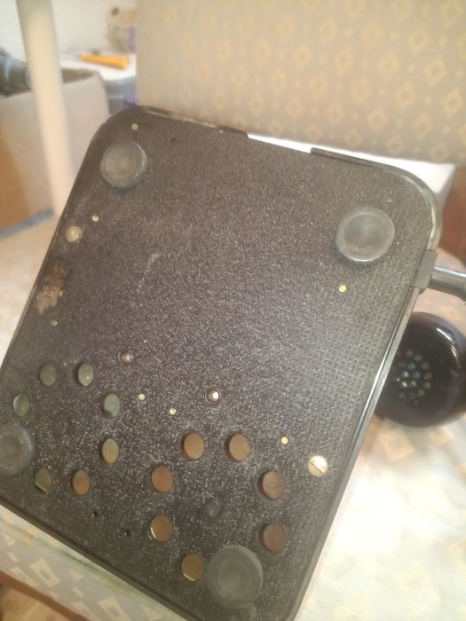 Stary telefon tarczowy