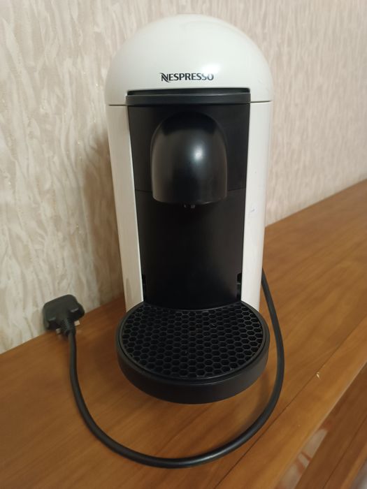 Кавомашина Nespresso Veruto Plus