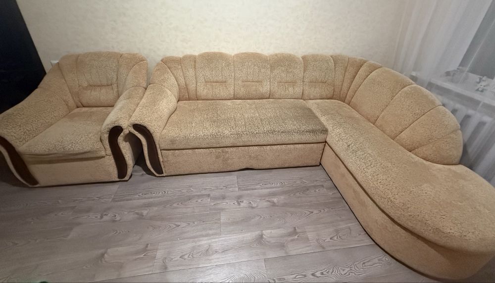 Диван кутовий та крісло