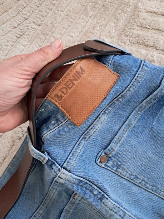 H&M spodnie jeansowe.