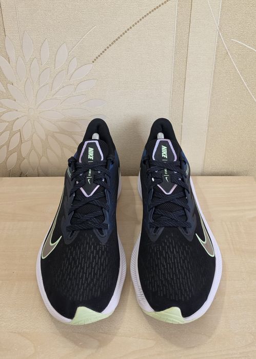 Чоловічі кросівки Nike Zoom Winflo 7 оригінал розмір 41