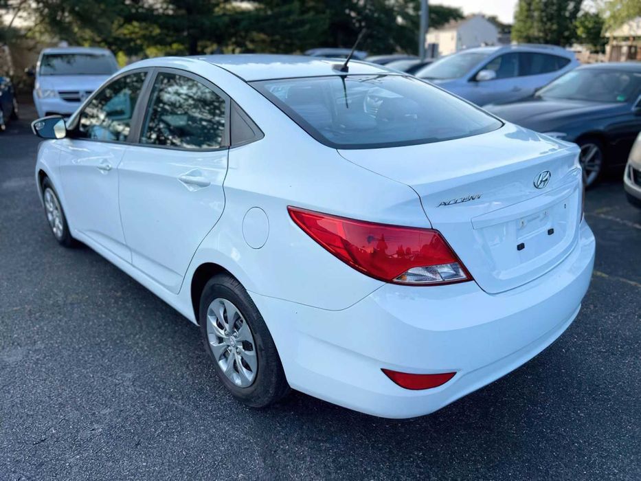 Hyundai Accent GLS      2015