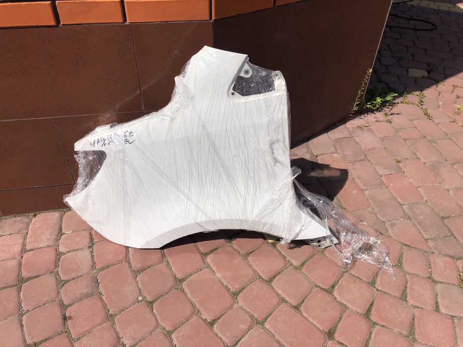 Крила крило на спринтер 907.  Sprinter 907 праве , ліве