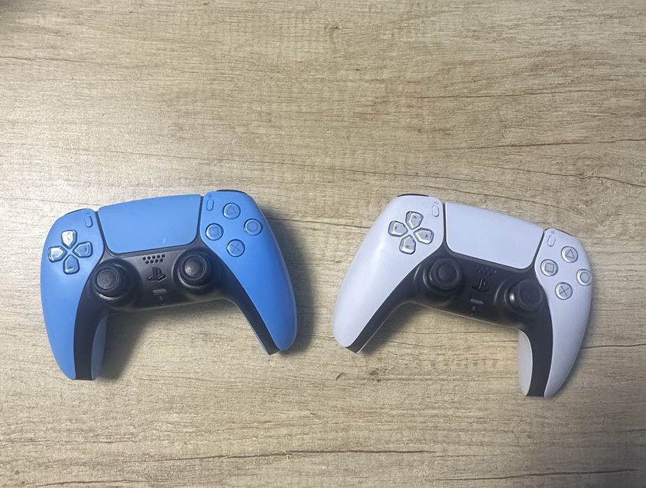 Продам джойстики PS5 (DualSense) 2 штуки.