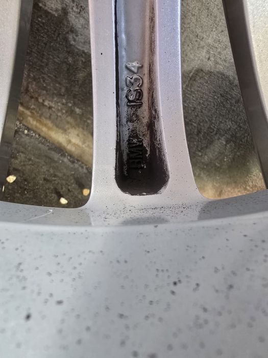 Felgi 18 z oponami do BMW orginalne