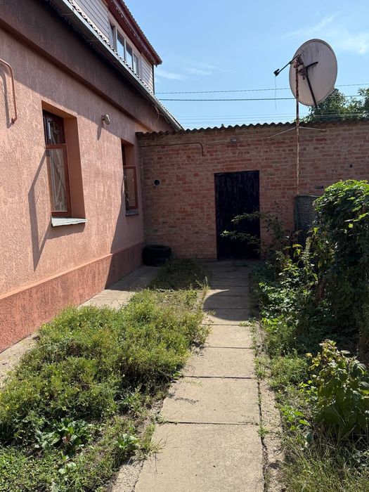 Будинок по вул.Ярославській. Є держ.Акт на земельну ділянку!